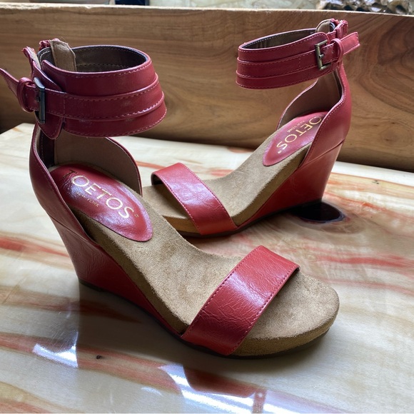 Toetos Wedge Ankle Strap Sandals - Picture 2 of 12